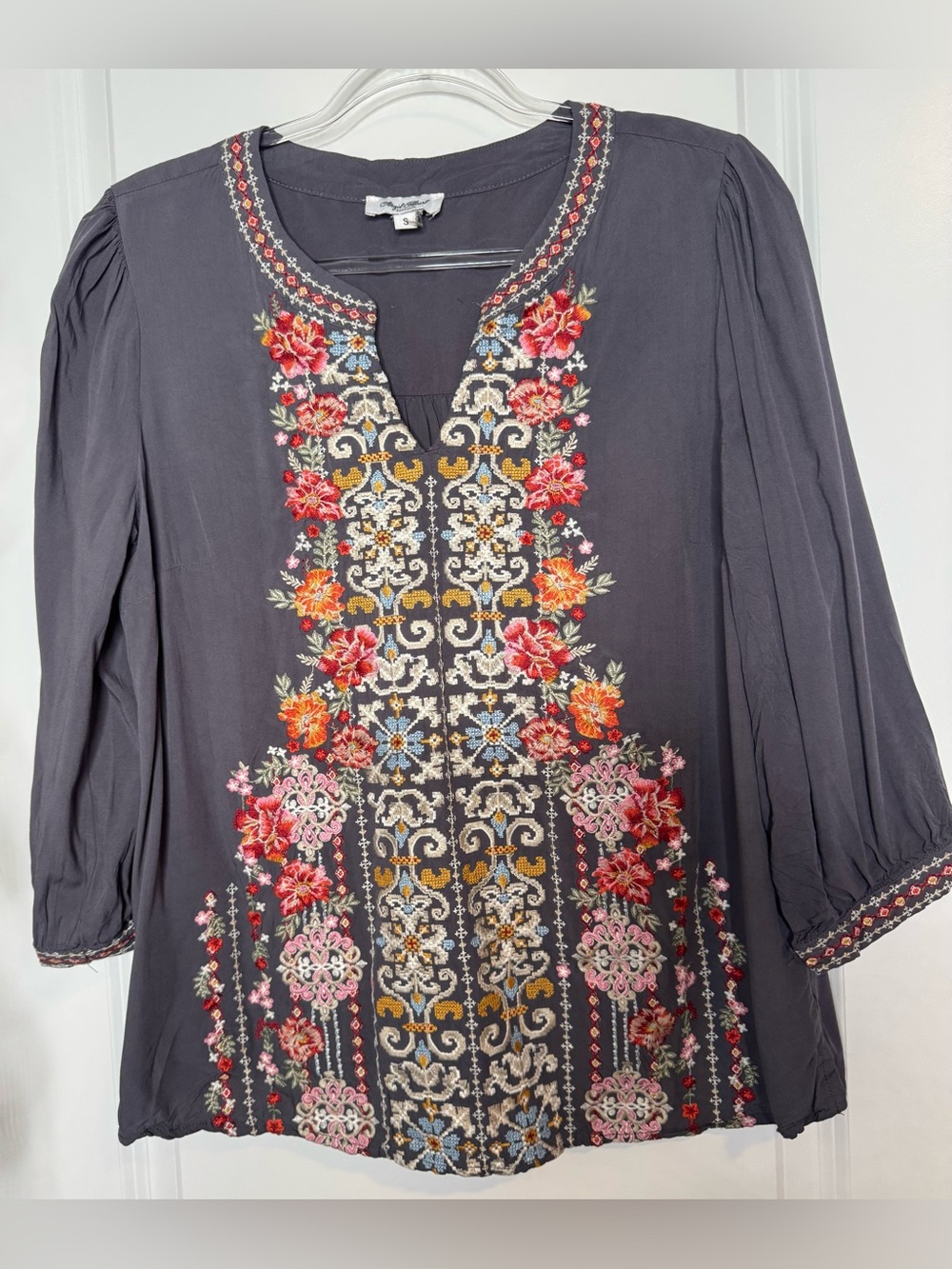 Embroidered Boho Tunic Top - Gray with Floral Detail long sleeve sz Small